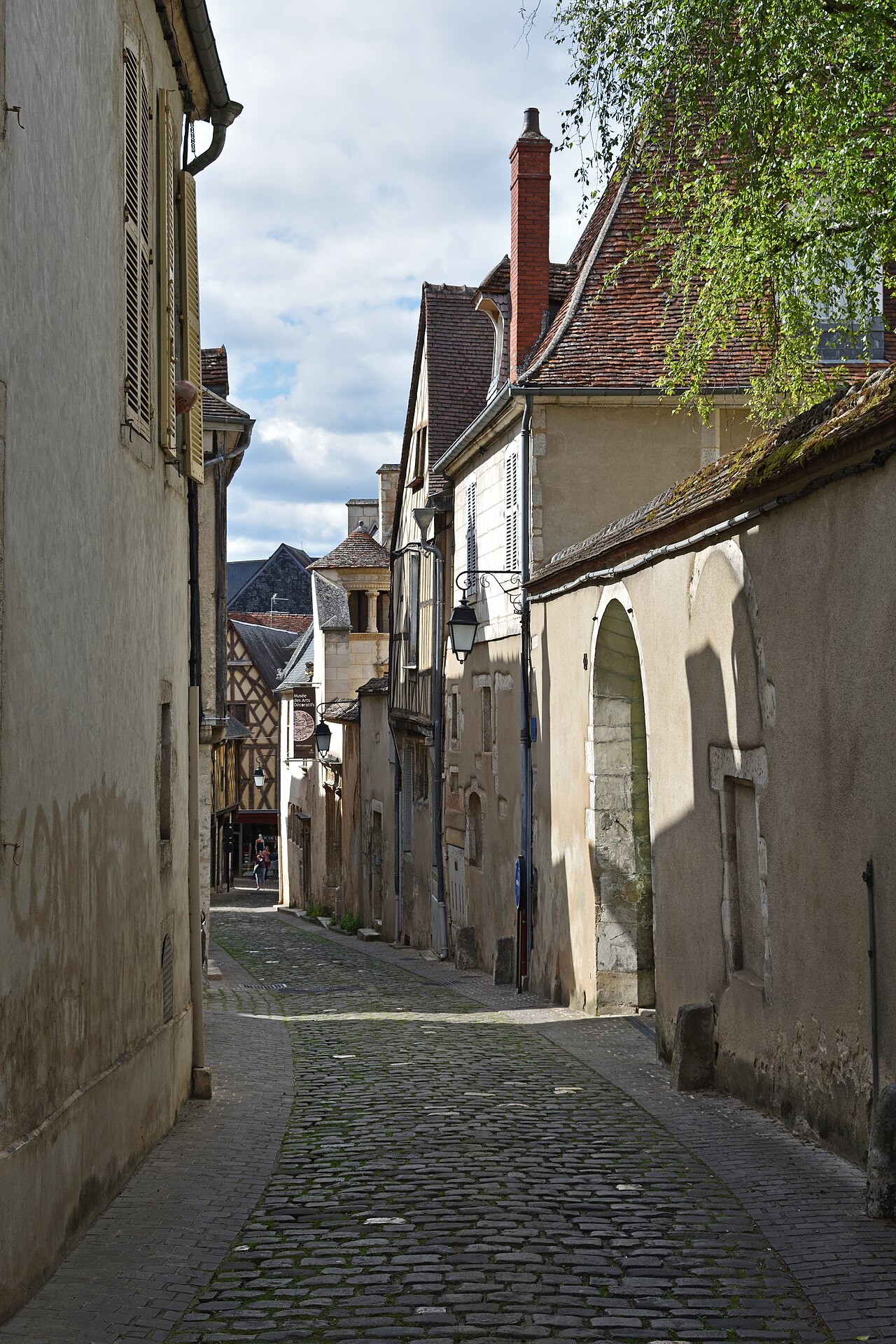 Démolition de l'ancien bâtiment 76 rue Bourbonnoux