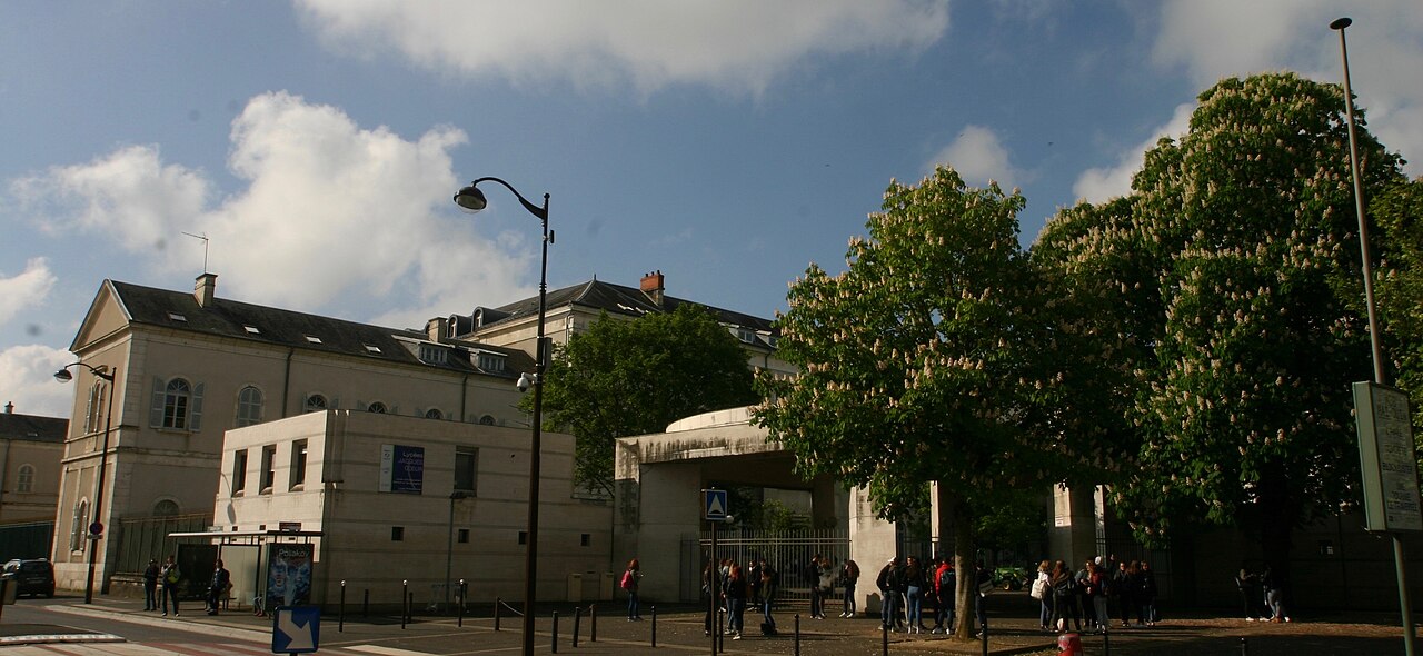 Sécurisation de l'entrée du Lycée Jacques Coeur