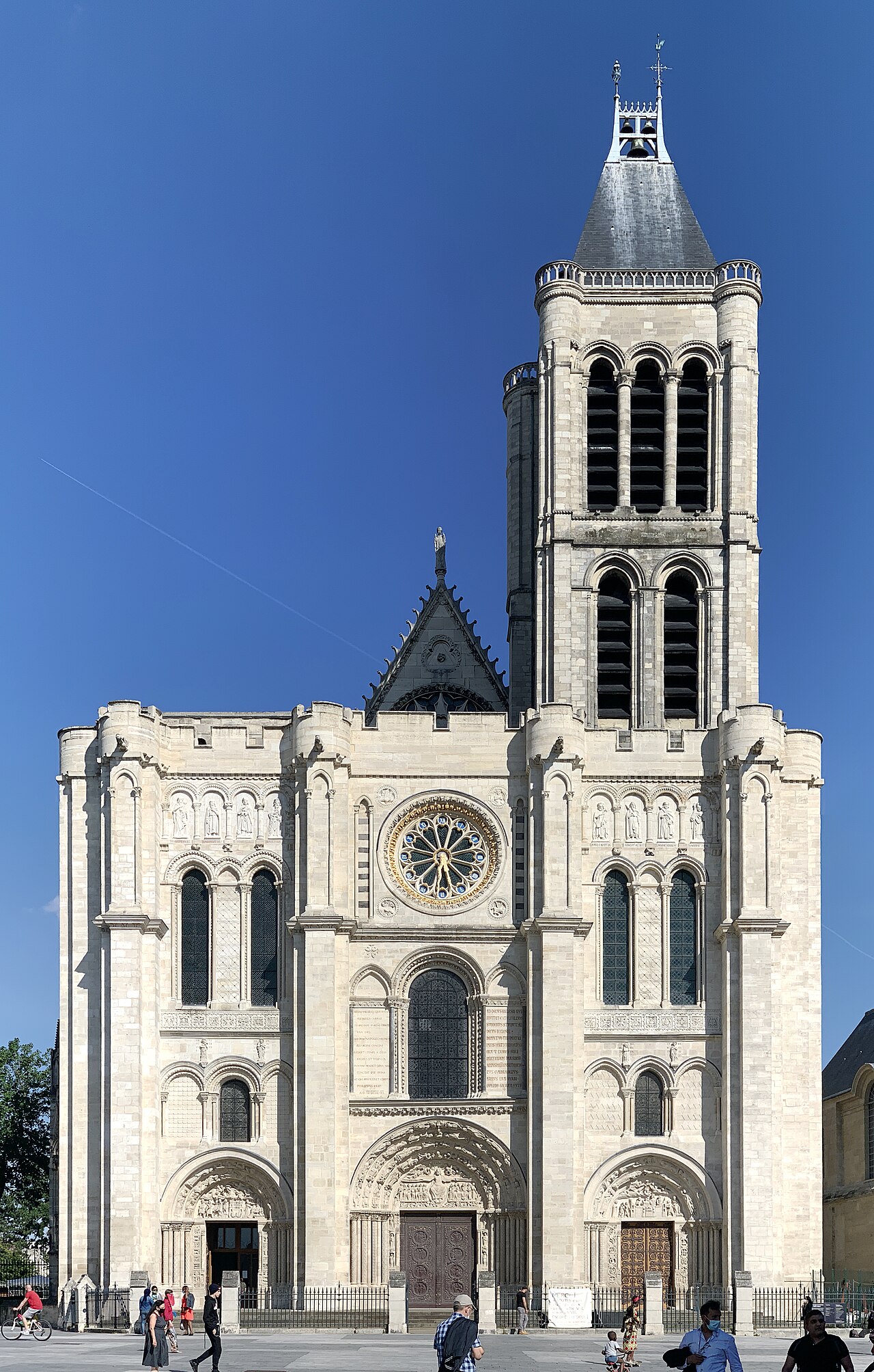 Reconstruction de la flèche de la basilique