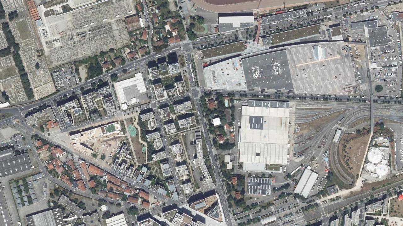 Aménagement de la plateforme du tramway T9