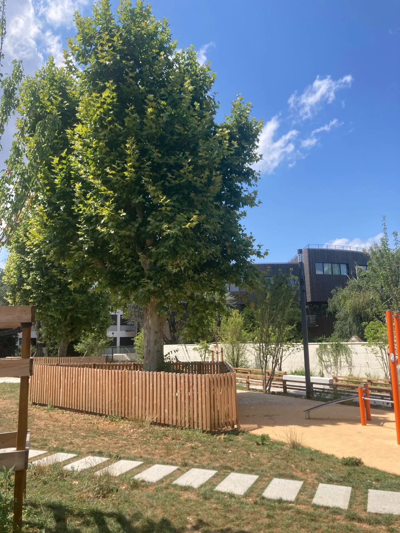 Création du Jardin Suzanne-Lacorre