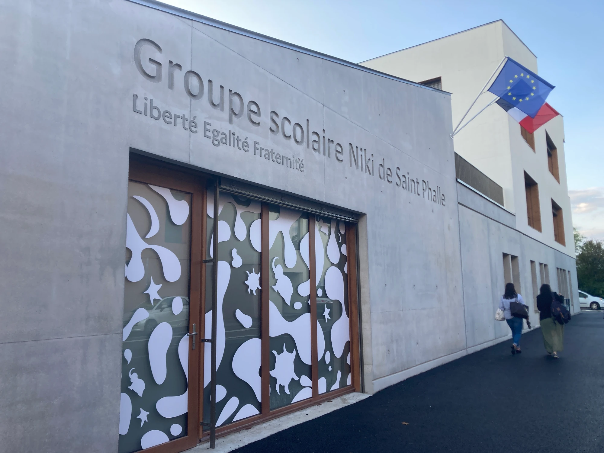 - Ouverture du groupe scolaire Niki-de-Saint-Phalle