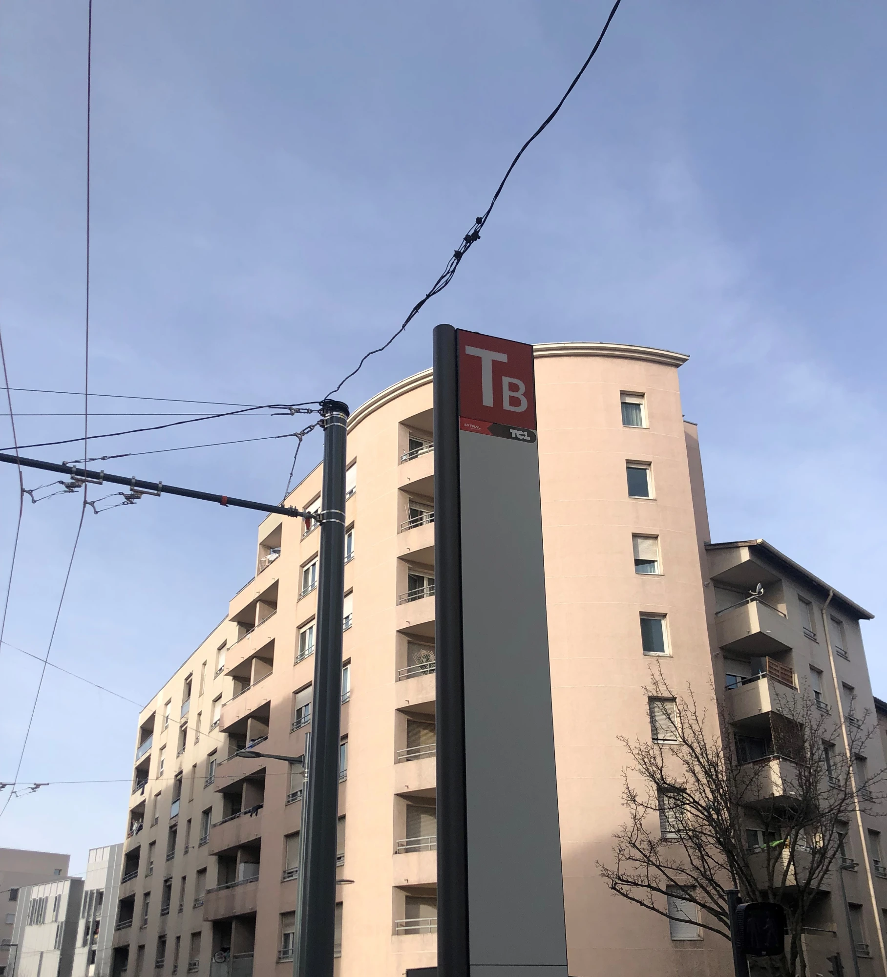 Le Bus à Haut Niveau de Service TB 12