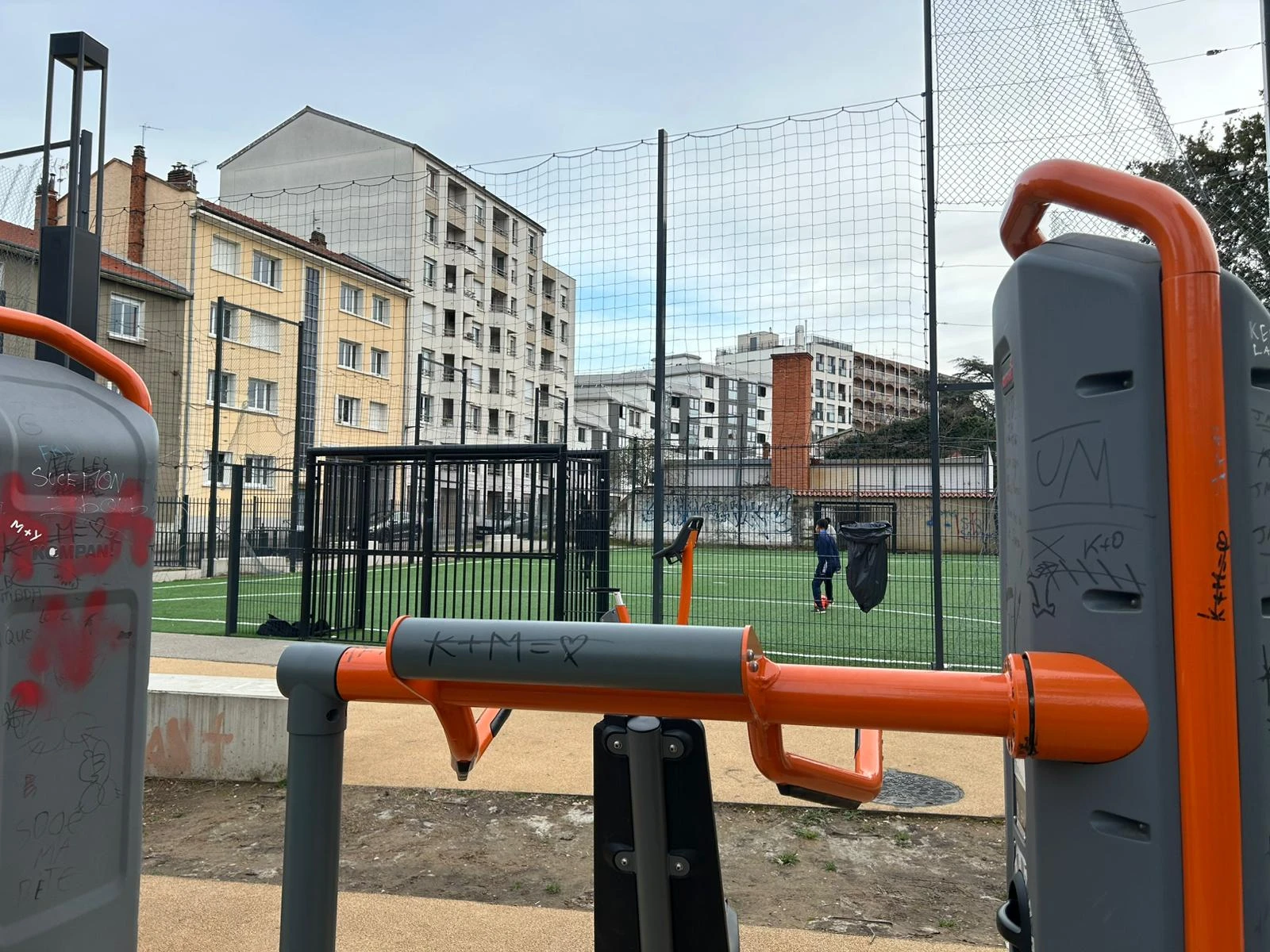 création du City‑stade Arago